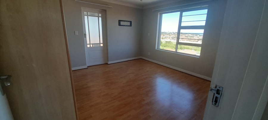 5 Bedroom Property for Sale in Lovemore Heights Estate Eastern Cape